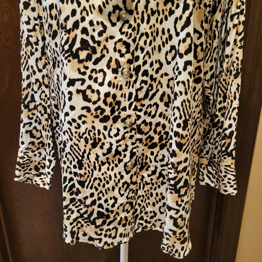Chico's Leopard Print Button Down Shirt NWT - Picture 4 of 11